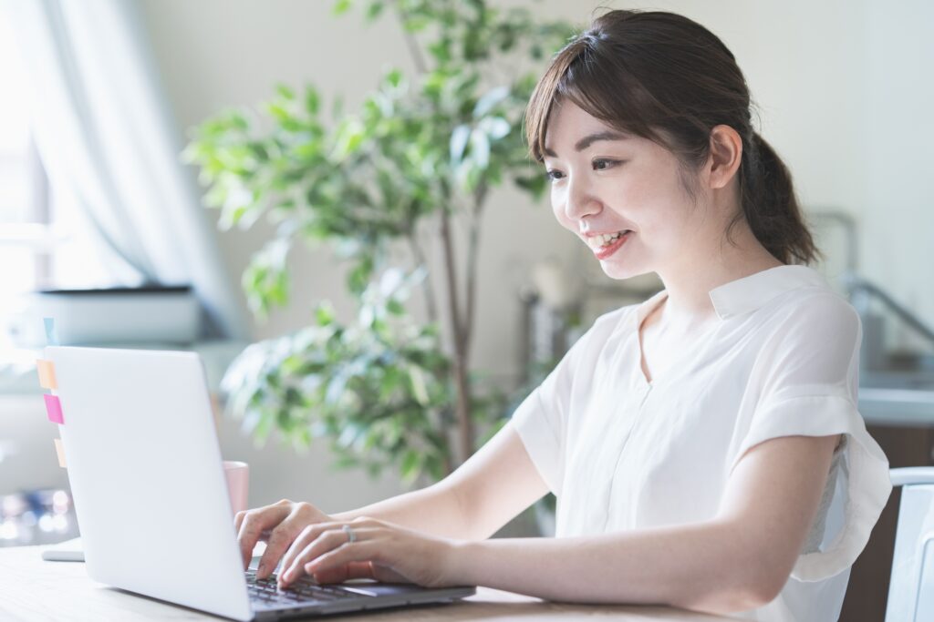 システム開発の上流工程で行う主な作業と主な成果物