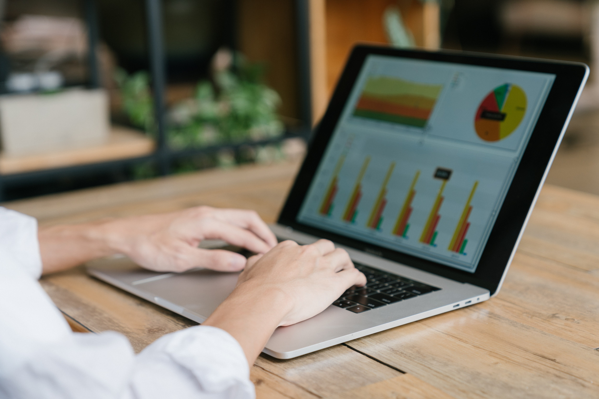 AIシステム開発の費用｜通常開発との違いと注意点