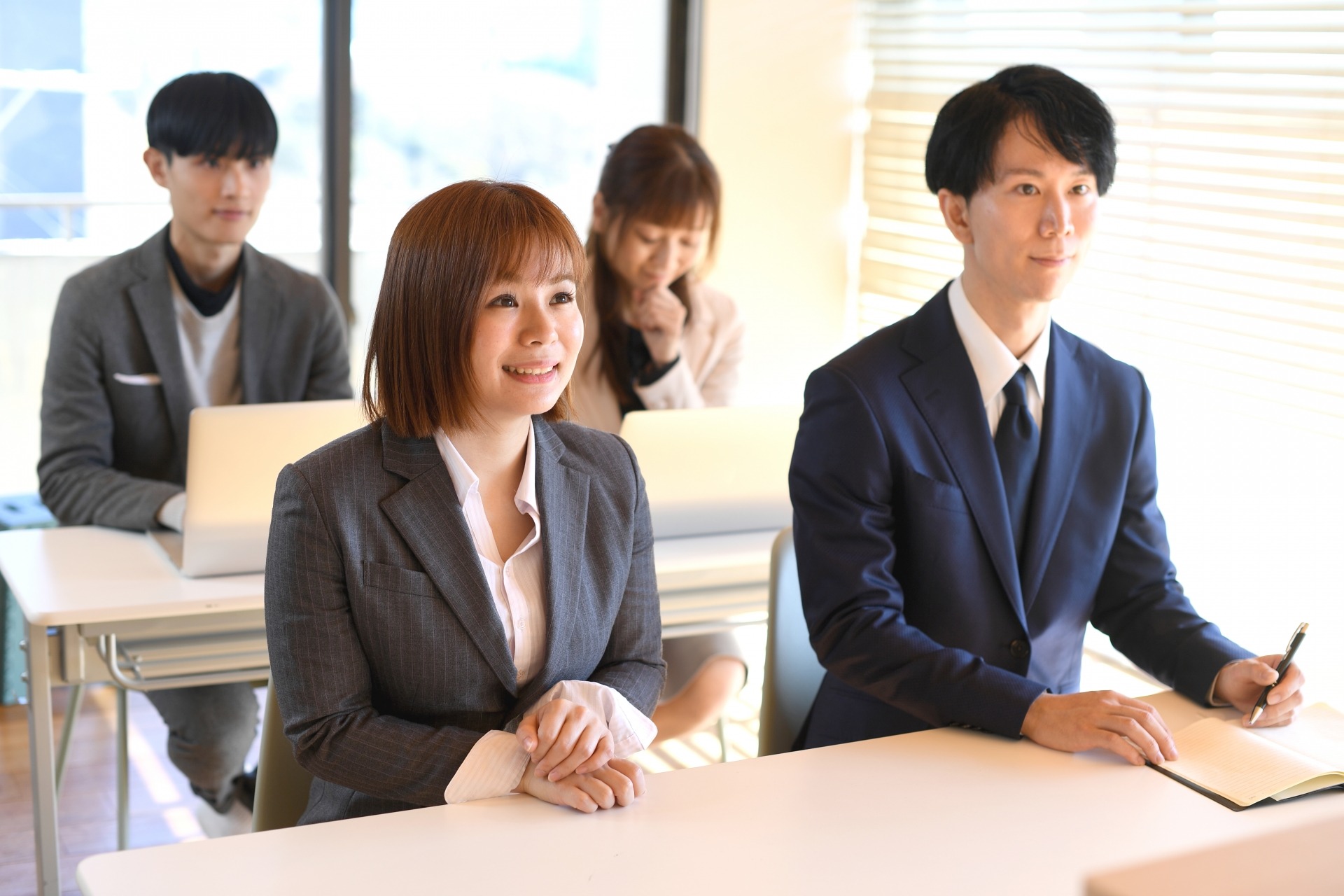 時系列で紐解く経済産業省のDX関連文書と最新動向